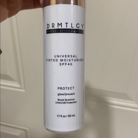 New and sealed DRMTLGY Universal Tinted Moisturizer SPF 46 - Picture 6 of 10